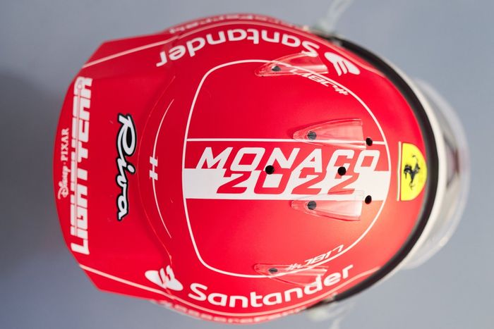 Casco de Charles Leclerc, Ferrari
