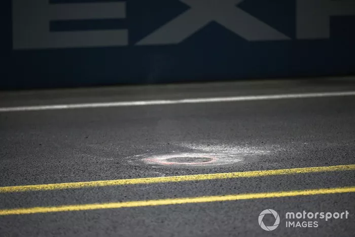 Arqueta reparada en el circuito
