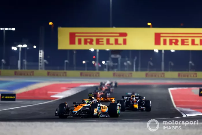 Lando Norris, McLaren MCL60, Max Verstappen, Red Bull Racing RB19