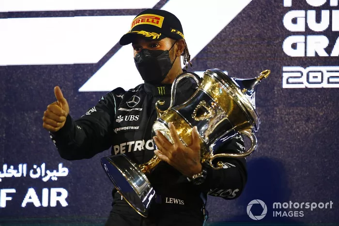 Podio: ganador Lewis Hamilton, Mercedes