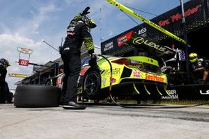 #14 VasserSullivan Lexus RC F GT3: Ben Barnicoat, Kyle Kirkwood