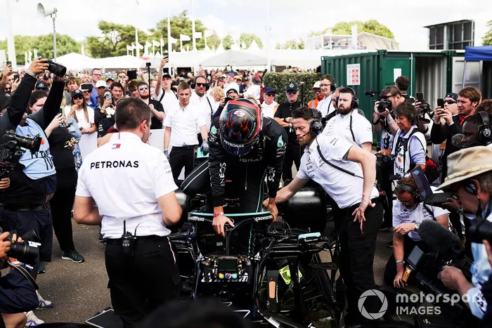 George Russell, Mercedes W10