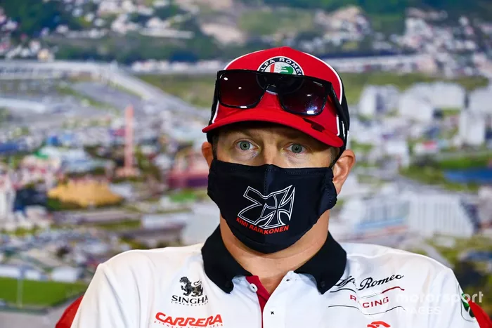 Kimi Raikkonen, Alfa Romeo, en la conferencia de prensa