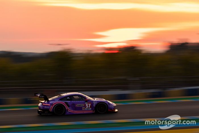 #57 Team Project 1 - Porsche 911 RSR: Ben Keating, Felipe Fraga, Jeroen Bleekemolen