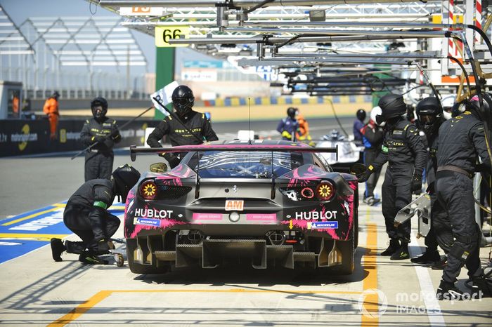 #85 Iron Lynx Ferrari 488 GTE Evo: Manuela Gostner, Rahel Frey, Michelle Gatting