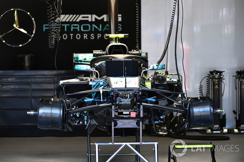 Mercedes-AMG F1 W09 EQ Power+ en el garaje