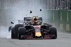 Max Verstappen en Daniel Ricciardo, Red Bull Racing RB14 crash
