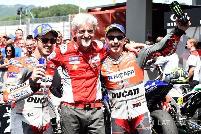 Andrea Dovizioso, equipo Ducati, Gigi Dall'Igna, director general del equipo Ducati, Jorge Lorenzo, equipo Ducati