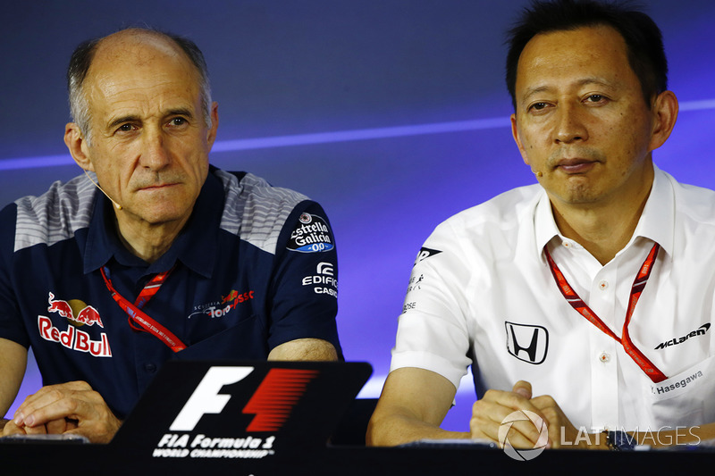 Керівник Scuderia Toro Rosso, старший керівний директор Honda Юсуке Хасегава