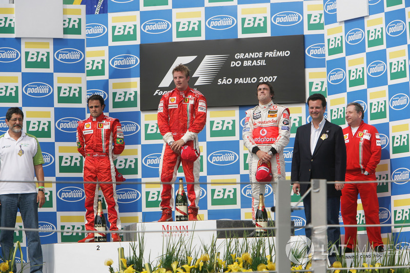 Podium : le second Felipe Massa, Ferrari, le vainqueur Kimi Raikkonen, Ferrari, le troisième Fernando Alonso, McLaren, Jean Todt, directeur Ferrari