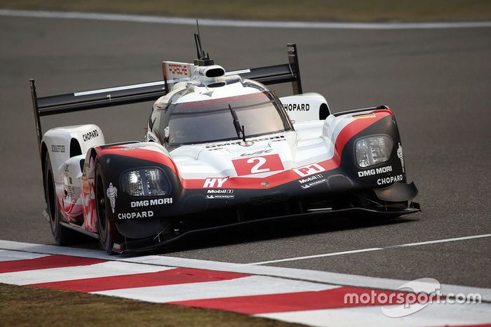#2 Porsche Team Porsche 919 Hybrid: Timo Bernhard, Earl Bamber, Brendon Hartley