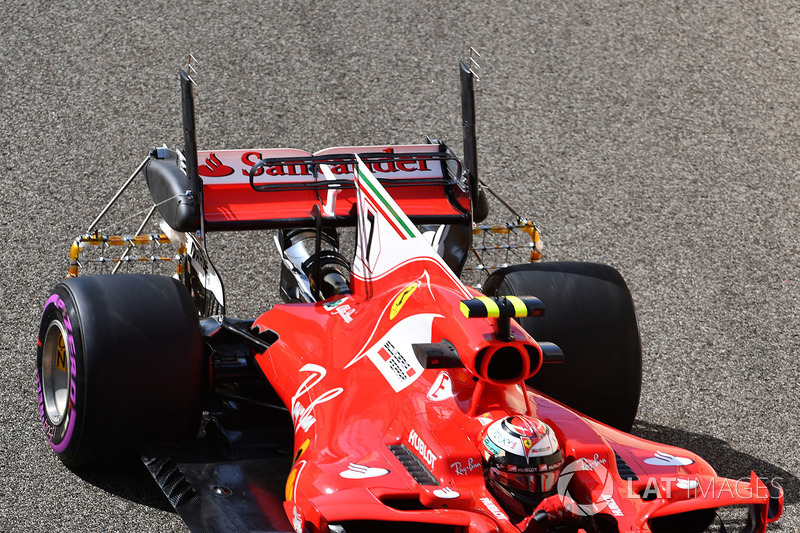Kimi Raikkonen, Ferrari SF70H con sensores aerodinámicos en alerón trasero