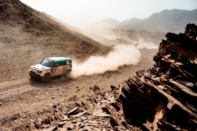 #502 Defender Rally, Defender D7X-R: Rokas Baciuska, Oriol Vidal