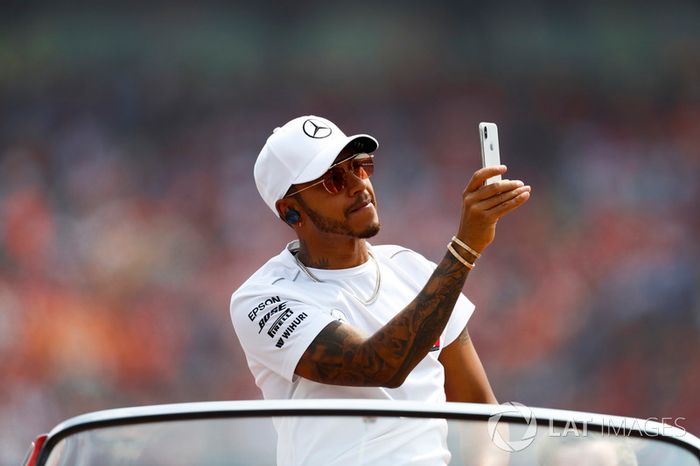 Lewis Hamilton, Mercedes AMG F1, en el drivers parade