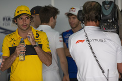 Карлос Сайнс, Renault Sport F1 Team
