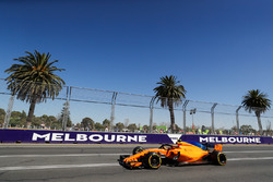 Stoffel Vandoorne, McLaren MCL33 Renault