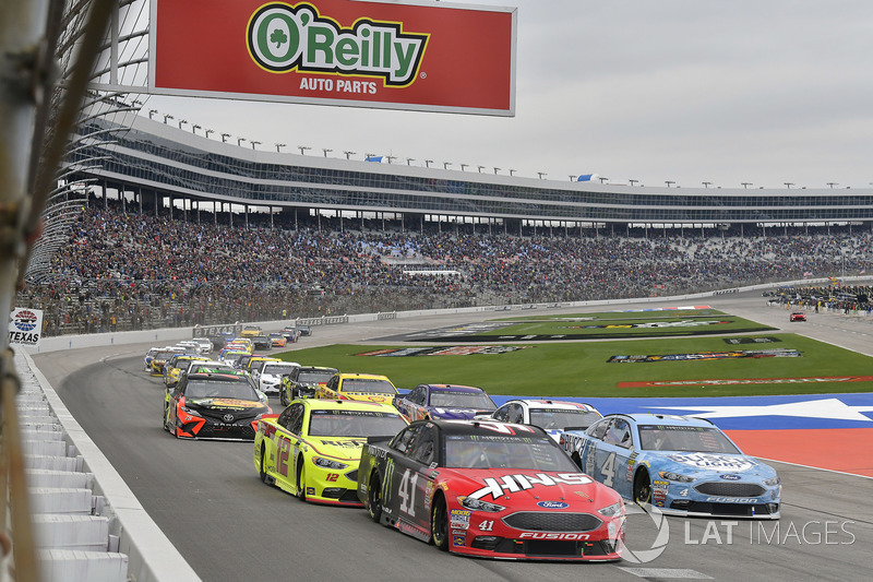 Kurt Busch, Stewart-Haas Racing, Ford Fusion Haas Automation/Monster Energy