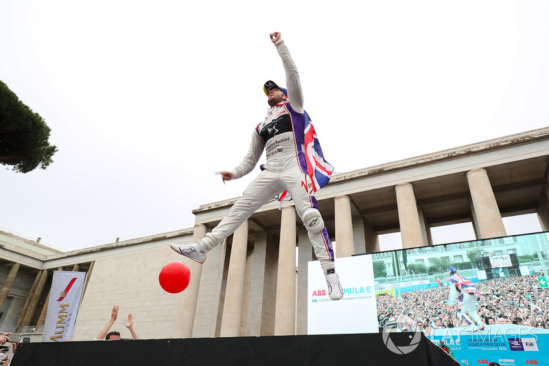 Ganador de la carrera Sam Bird, DS Virgin Racing