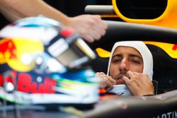 Daniel Ricciardo, Red Bull Racing, in cockpit