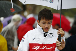 Charles Leclerc, Sauber, sous un parapluie