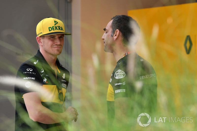 Nico Hulkenberg, Renault Sport F1 Team et Cyril Abiteboul, directeur général Renault Sport F1