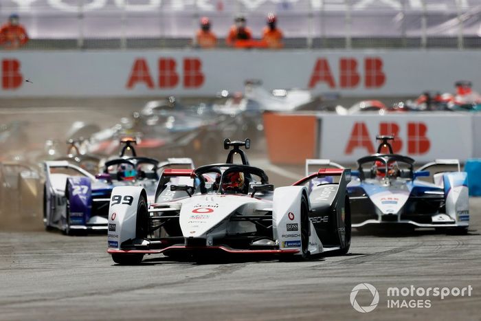 Pascal Wehrlein, Tag Heuer Porsche, Porsche 99X Electric, Maximilian Guenther, BMW I Andretti Motorsports, BMW iFE.21, Jake Dennis, BMW I Andretti Motorsport, BMW iFE.21