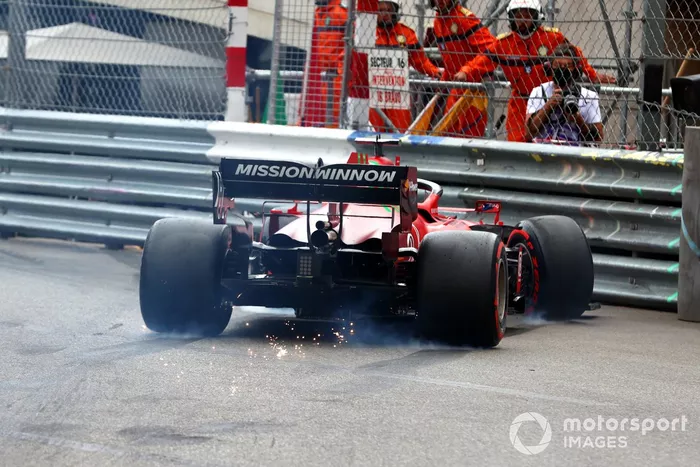 El accidente de Charles Leclerc, Ferrari SF21, al final de la clasificación