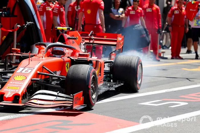 Charles Leclerc, Ferrari SF90, lascia i box
