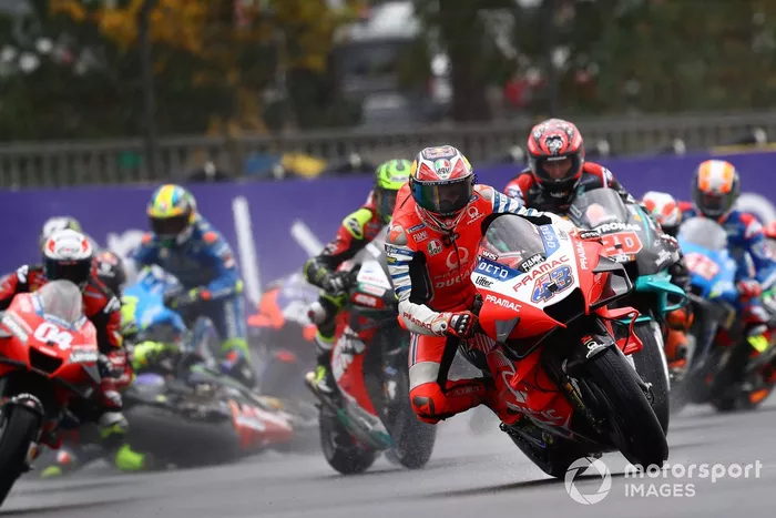 Jack Miller, Pramac Racing, y Caída de Valentino Rossi, Yamaha Factory Racing 