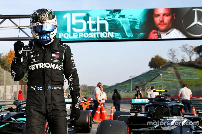 Ganador de la pole position Valtteri Bottas, Mercedes F1