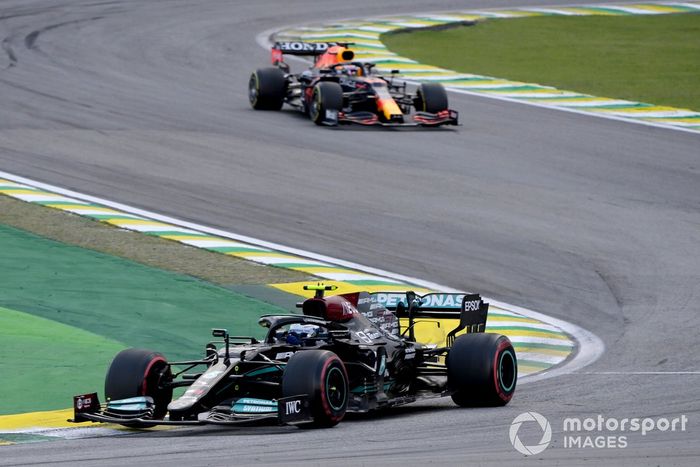Valtteri Bottas, Mercedes W12, Max Verstappen, Red Bull Racing RB16B