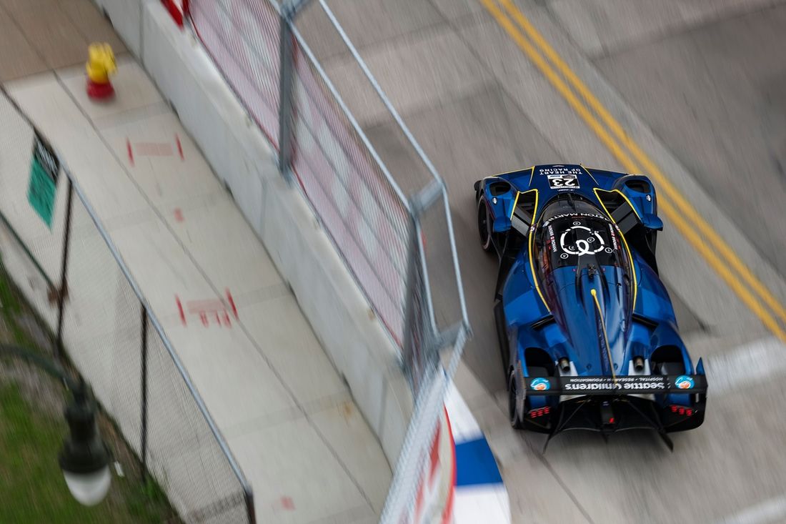 #23 Aston Martin Thor Team Aston Martin Valkyrie: Ross Gunn, Roman De Angelis
