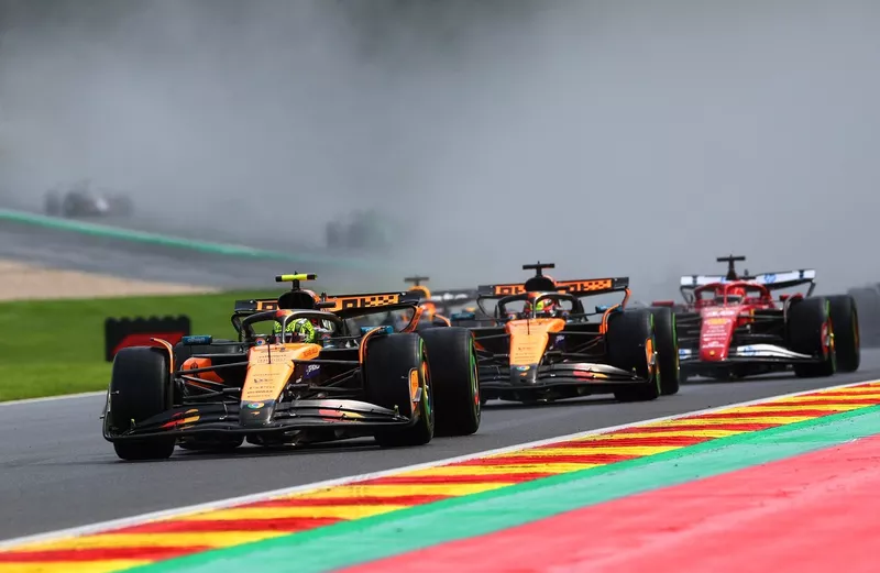 Charles Leclerc, Ferrari, Lando Norris, McLaren, Oscar Piastri
