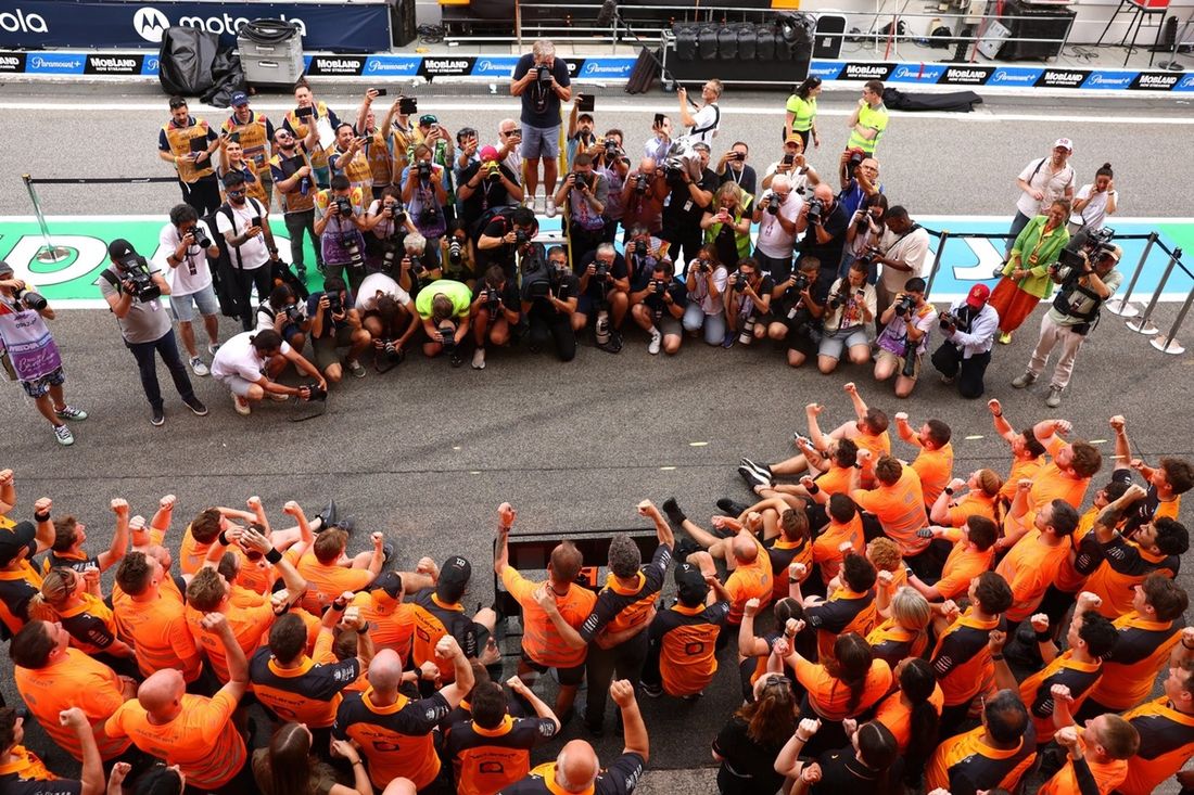 Lando Norris, McLaren, Oscar Piastri, McLaren, Andrea Stella, McLaren