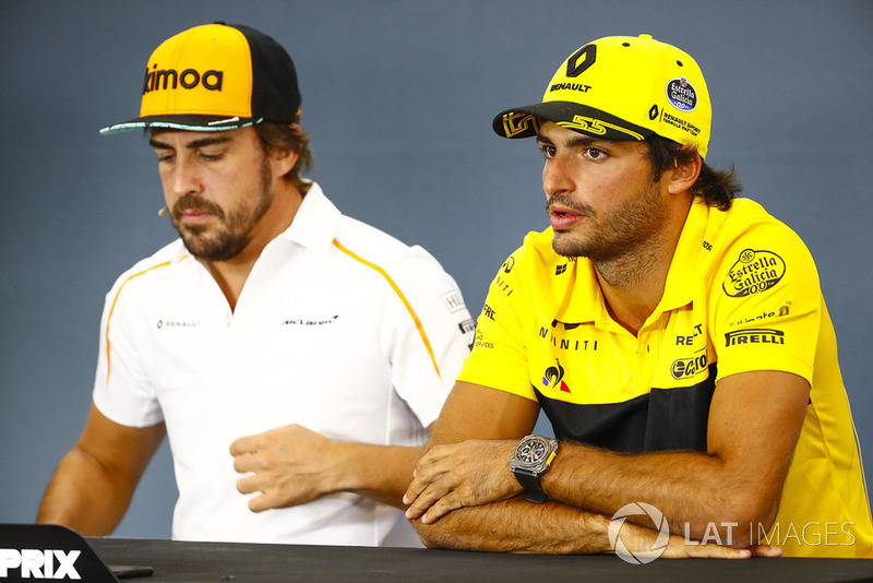 Fernando Alonso, McLaren, y Carlos Sainz Jr., Renault Sport F1 Team, en rueda de prensa