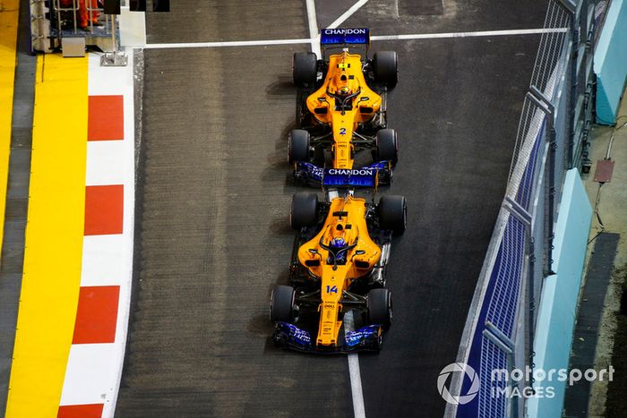 Fernando Alonso, McLaren MCL33,  Stoffel Vandoorne, McLaren MCL33