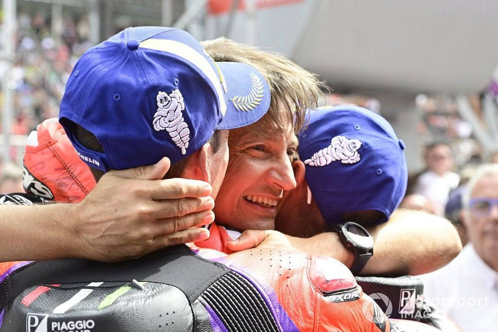 Massimo Rivola, CEO de Aprilia Racing, Aleix Espargaró, Aprilia Racing Team, Maverick Viñales, Aprilia Racing Team