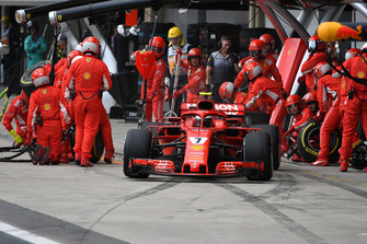Kimi Raikkonen, Ferrari SF71H pit stop
