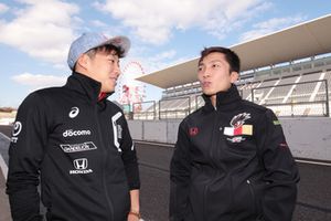 福住仁嶺（DOCOMO TEAM DANDELION RACING）と野尻智紀（TEAM MUGEN）