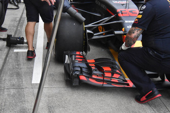 Max Verstappen, Red Bull Racing RB14, voorvleugel detail