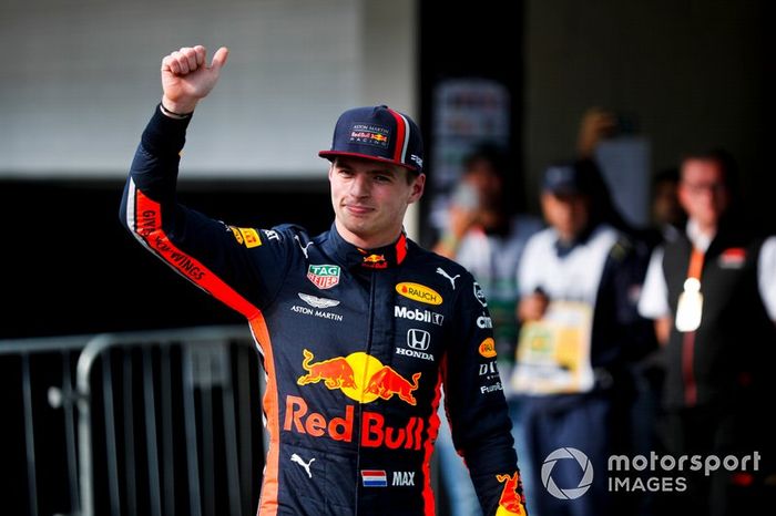 Ganador de la pole Max Verstappen, Red Bull Racing celebra