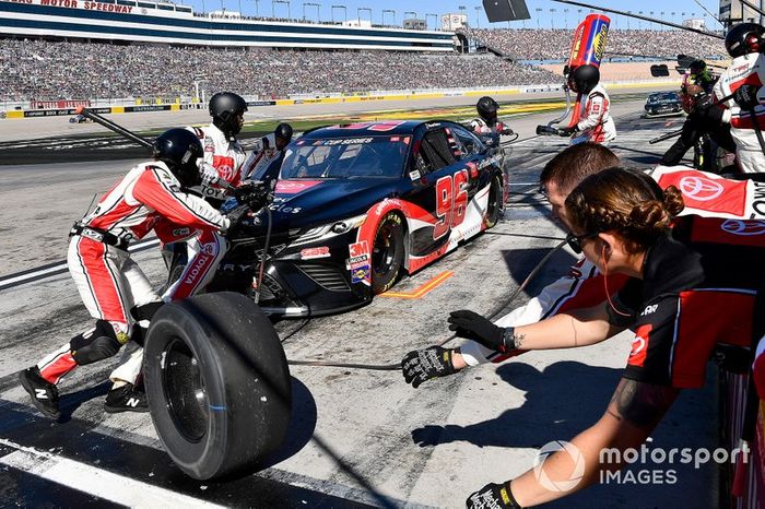 Daniel Suarez, Gaunt Brothers Racing, Toyota Camry Toyota Certified Used Vehicles