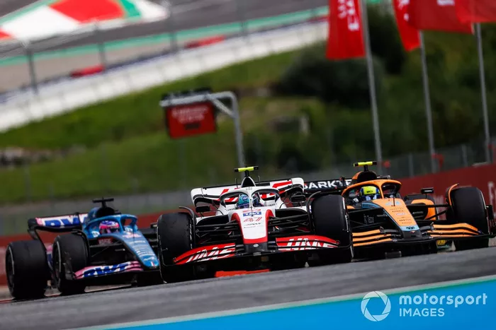 Mick Schumacher, Haas VF-22, Lando Norris, McLaren MCL36, Fernando Alonso, Alpine A522