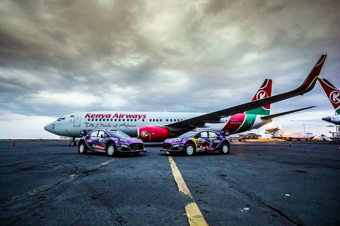 Boeing de Keny Airways; Gus Greensmith, Jonas Andersson, M-Sport Ford World Rally Team Ford Puma Rally1, Craig Breen, Paul Nagle, M-Sport Ford World Rally Team Ford Puma Rally1