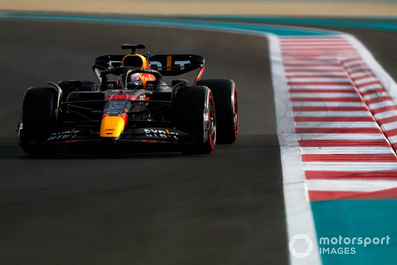 Liam Lawson, Red Bull Racing RB18 