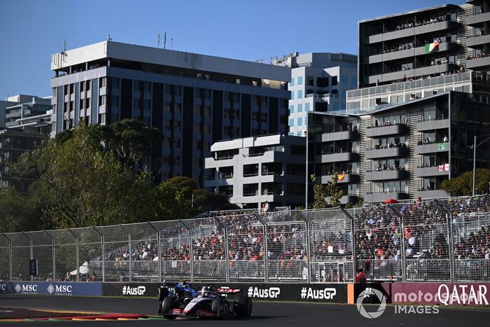 Kevin Magnussen, Haas VF-23, Logan Sargeant, Williams FW45