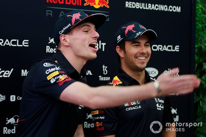  Max Verstappen, Red Bull Racing y Sergio Pérez, Red Bull Racing hablan con los medios de comunicación