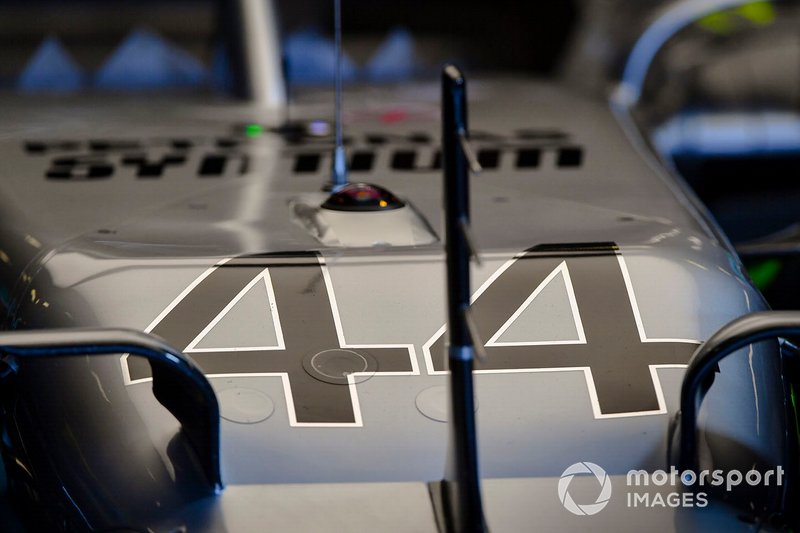 Dettaglio del numero sulla monoposto di Lewis Hamilton, Mercedes AMG F1 W10