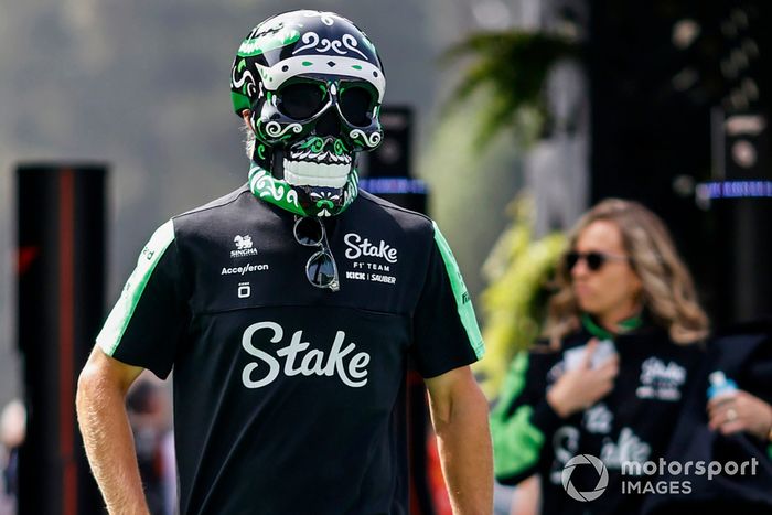 Valtteri Bottas, Stake F1 Team KICK Saubercon una máscara de calavera