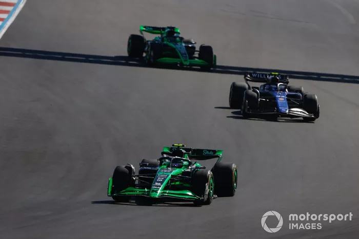 Zhou Guanyu, Stake F1 Team KICK Sauber C44, Franco Colapinto, Williams FW46